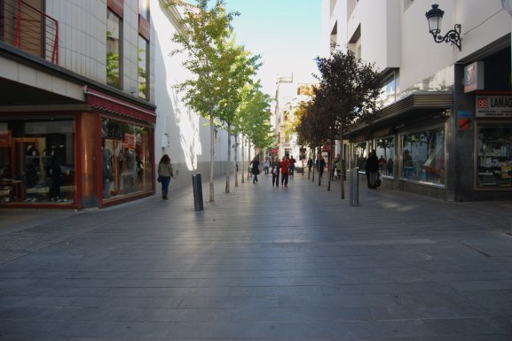 Granito_negro_en_Calle_Menacho_de_Badajoz