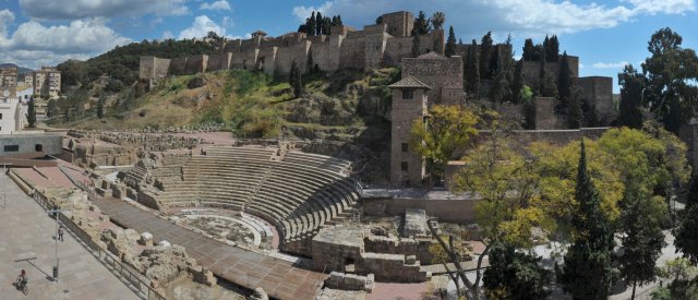 malaga-alcazaba-teatro-romano-de-dia