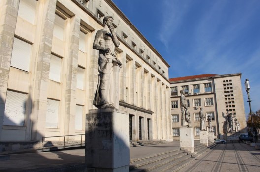 C82C1B1D-7409-4E51-BB14-BF161EA8A6CA