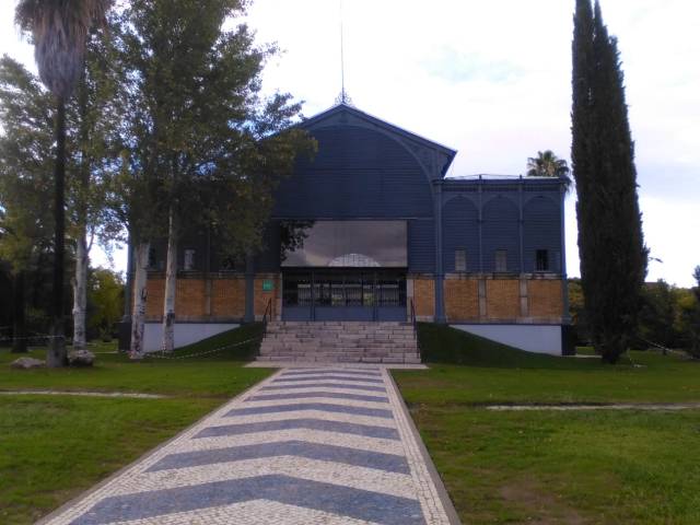 B5ABE9C4-C98F-4538-8598-398D8C9DD395