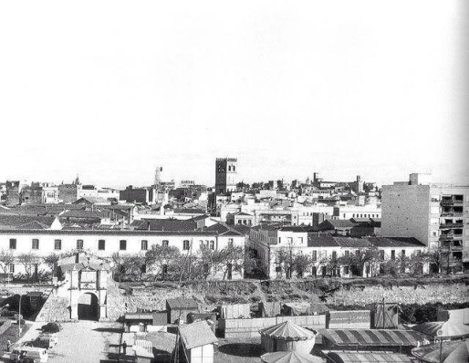 DEAD0433-0D8C-4A7E-AB1E-B3DFBDE55B39